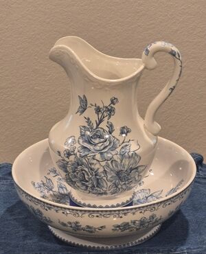New Pioneer Woman Agatha Blue Floral 2qt Pitcher & 11" Serving Bowl Set